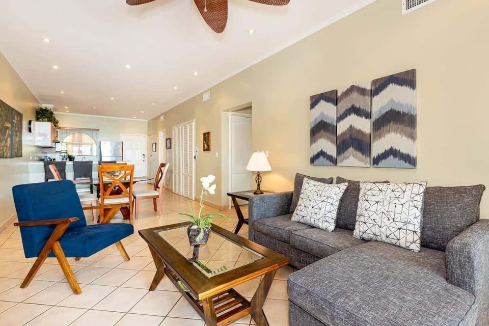 Living area, dining and kitchen