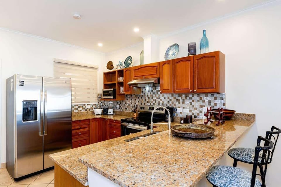 Newly remodeled Gourmet kitchen, stainless steel appliances, granite countertops