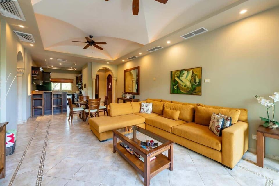 Living area, with a Comfortable sofa