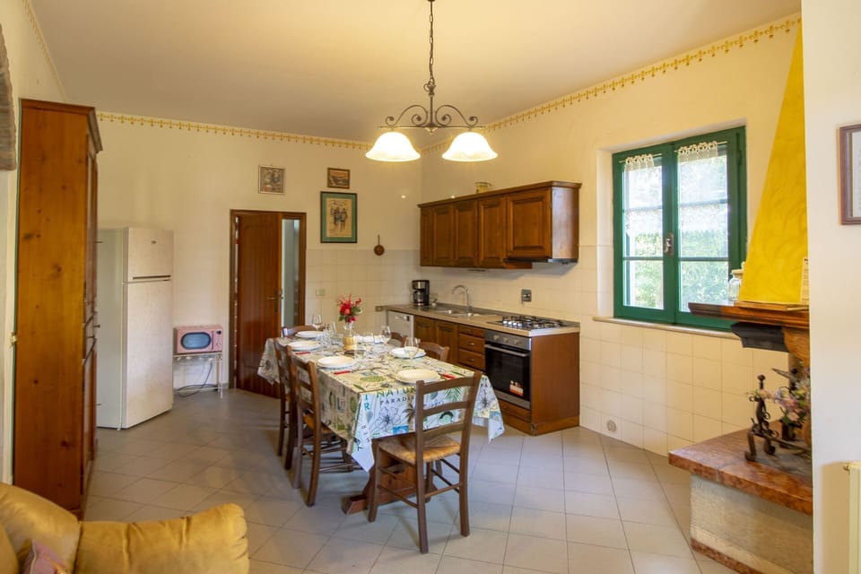 Furniture, Interior Design, Flooring, Table, Ceiling, Floor, Room, Kitchen & Dining Room Table, Chair, Wood Stain