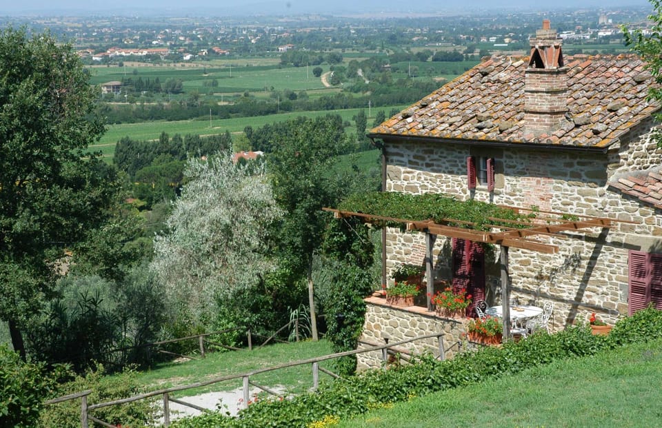 Main entrance, outdoor view and panoramic view