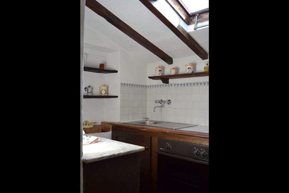 Room, Property, Building, Interior Design, House, Architecture, Furniture, Kitchen, Material Property, Loft