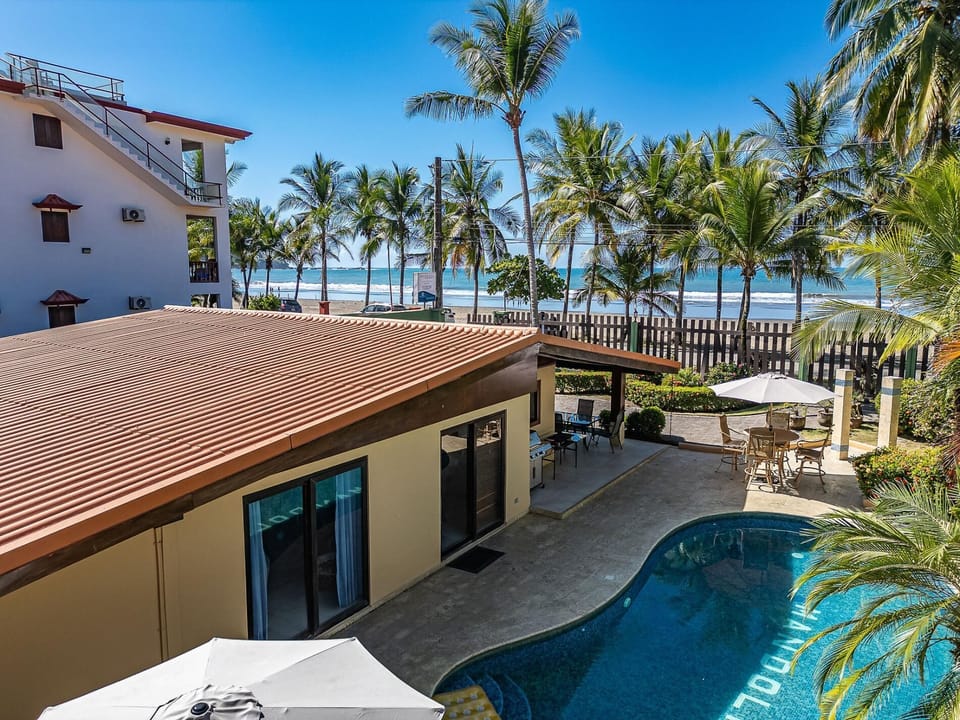 Casa Mandolina on the beach in Jaco (1238)