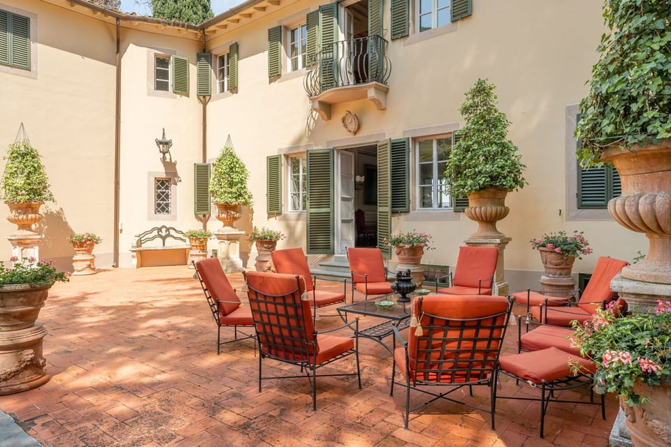 Building Exterior, Outdoor