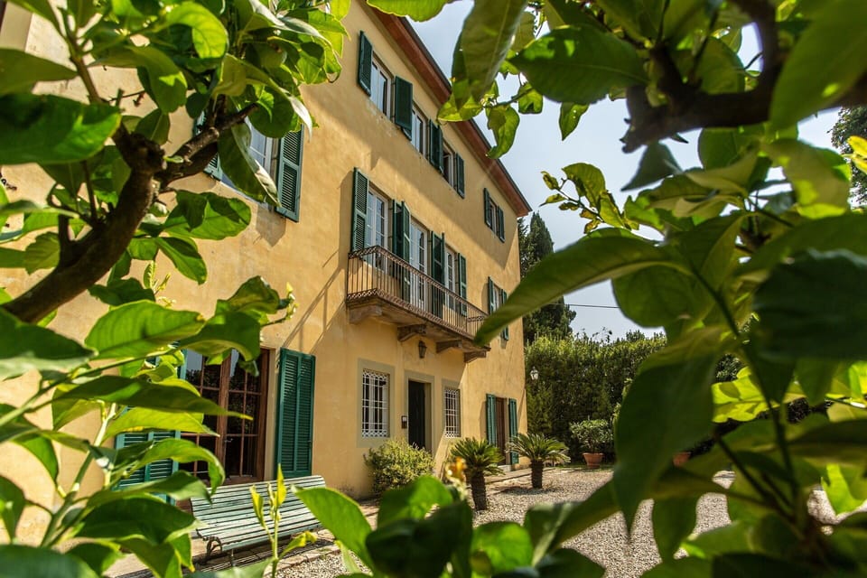 Building Exterior, Outdoor