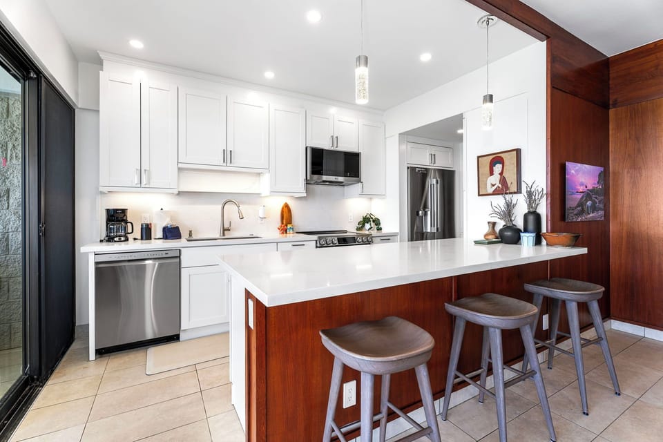 Completely updated (2025) kitchen!