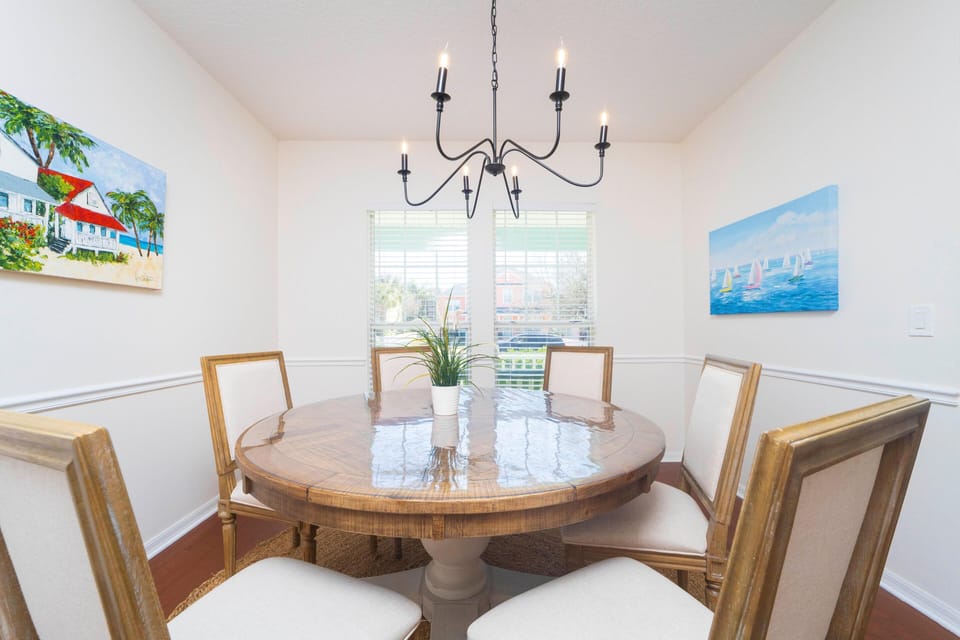 Dining Room - Seating for Six
