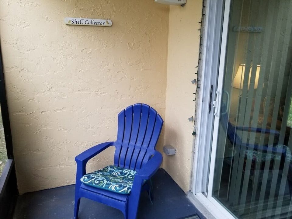 Screened-in Lanai