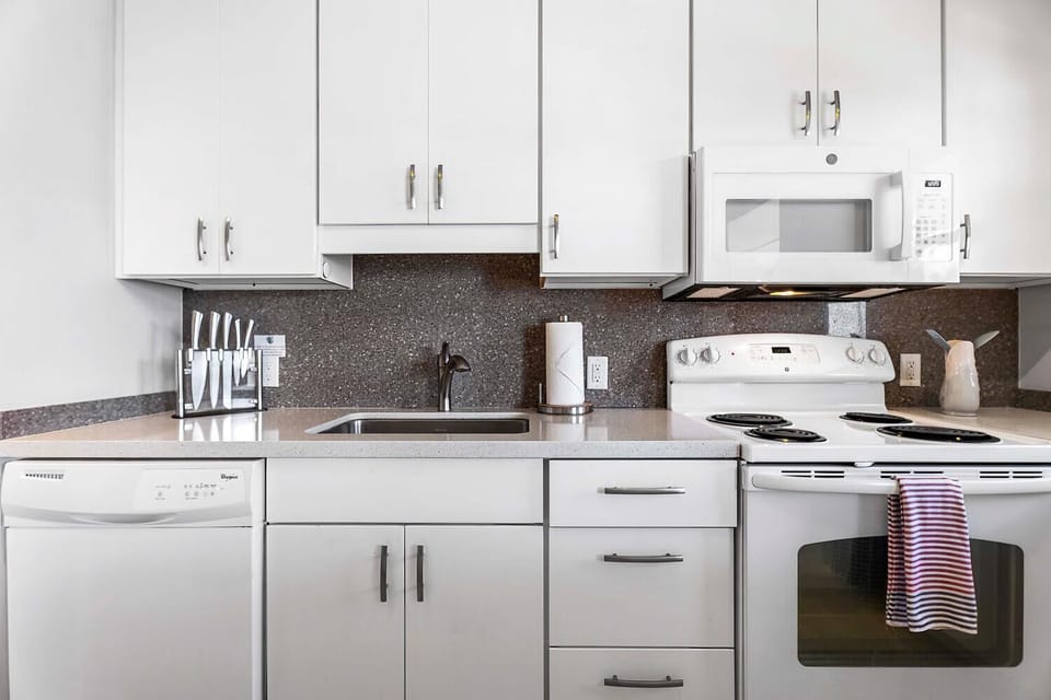Lovely Kitchen with an oven and dishwasher