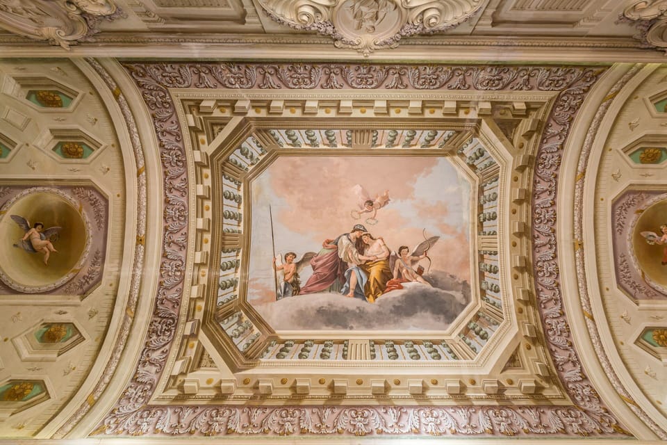 Room Detail