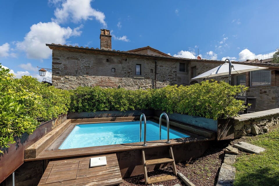 Building Exterior, Outdoor, Pool
