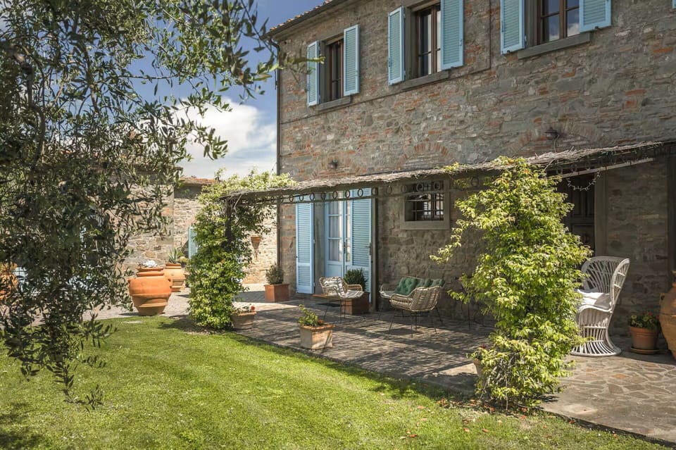Balcony / Terrace / Patio, Building Exterior, Garden, Outdoor