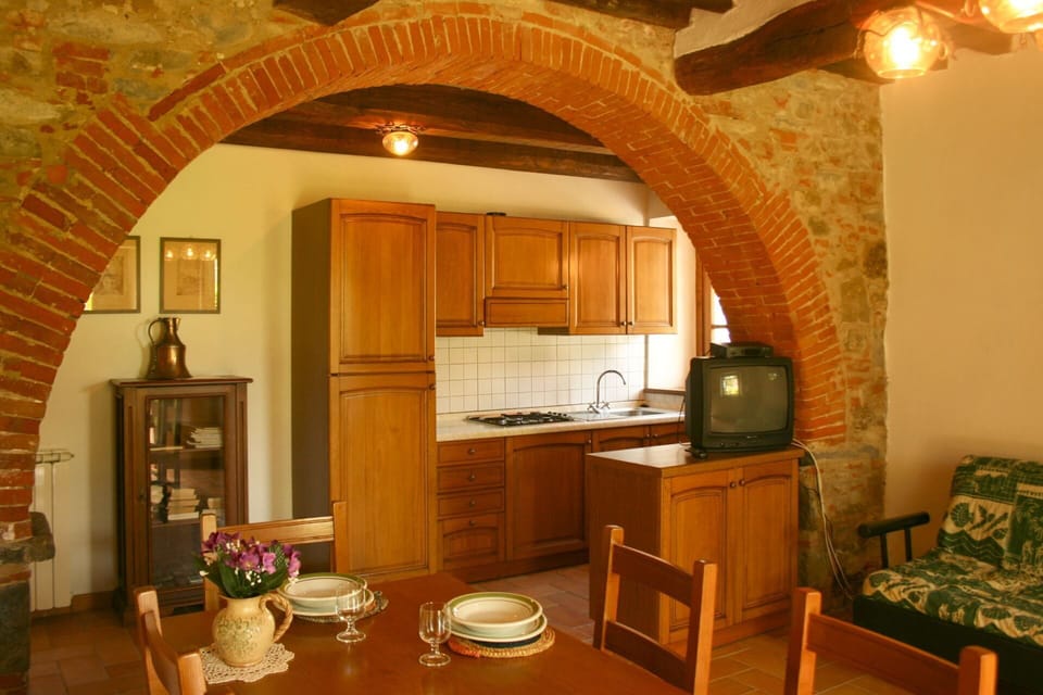 Furniture, Wall, Interior Design, Ceiling, Wood, Flooring, Room, Floor, Arch, Table