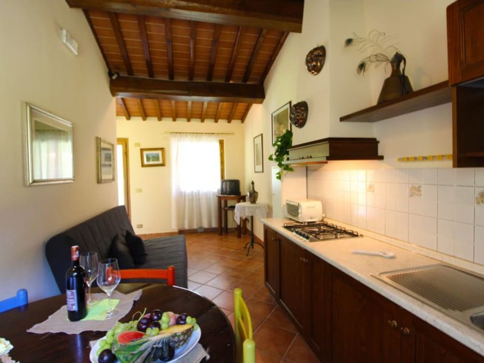 Property, Room, Building, House, Kitchen, Furniture, Interior Design, Countertop, Real Estate, Floor