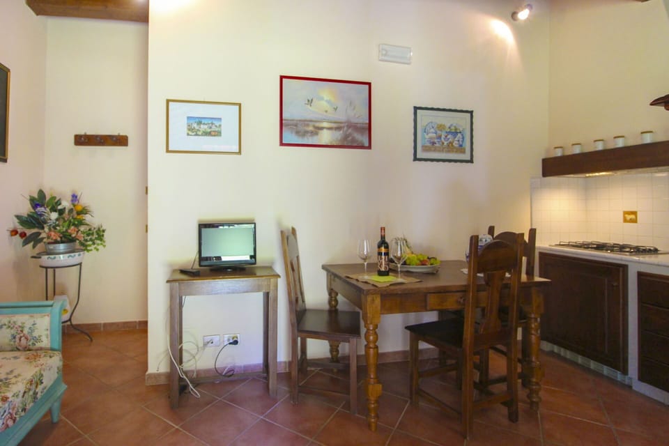 Furniture, Interior Design, Flooring, Wall, Wood, Floor, Ceiling, Room, Table, Lighting