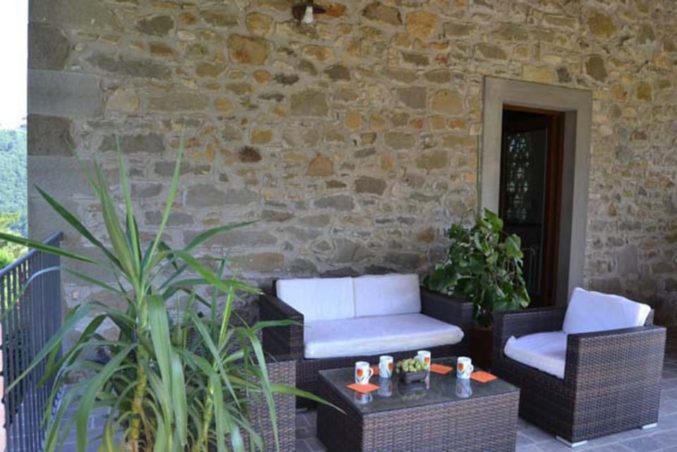 Relaxing "Veranda"