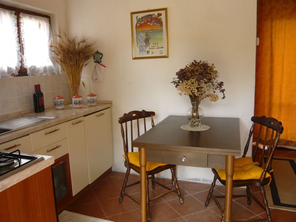 Dining Room, Kitchen