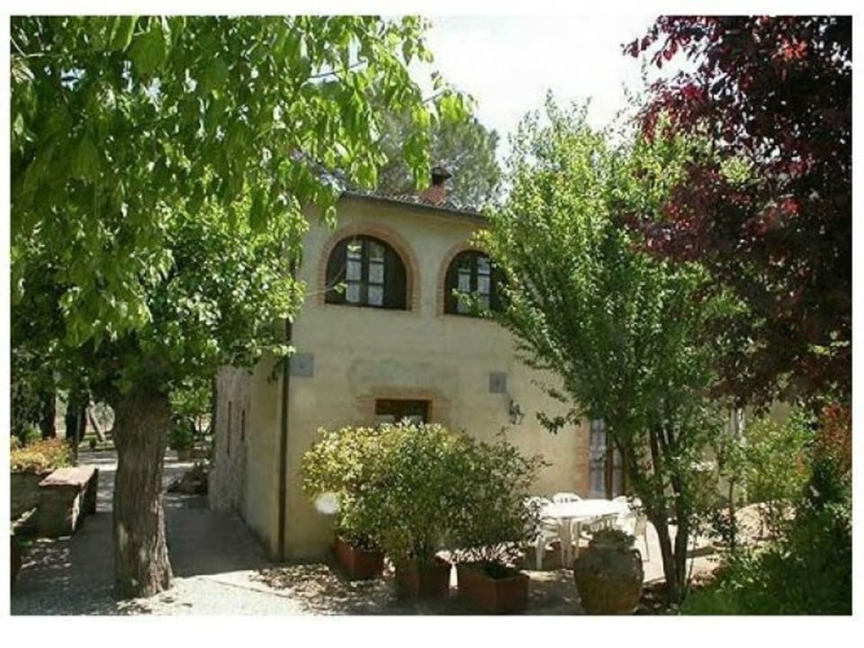 Building Exterior, Outdoor