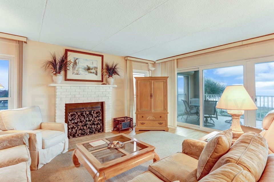 Living Room and Balcony with Ocean View