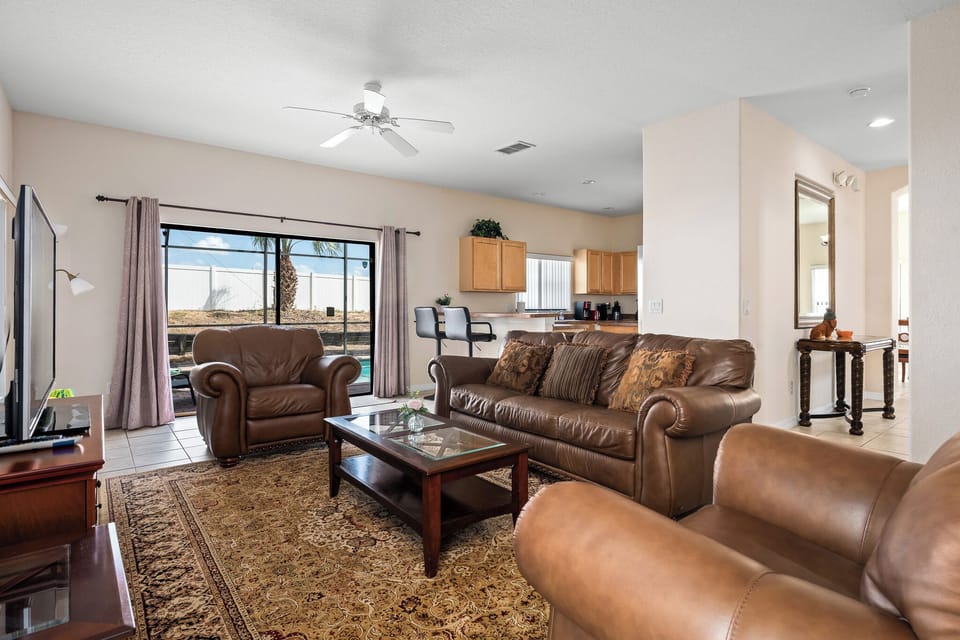 Living Room (3)