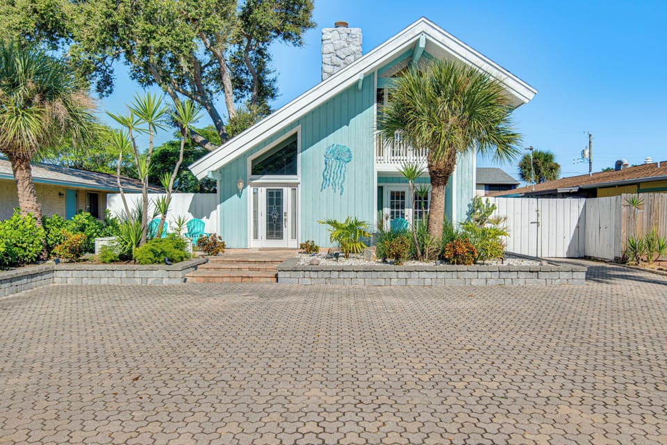 Cape Canaveral Vacation Rental | 3BR | 2BA | Stairs Required | 1,500 Sq Ft