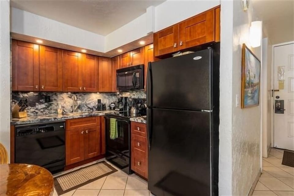 New Kitchen - Mahogany Cabinets