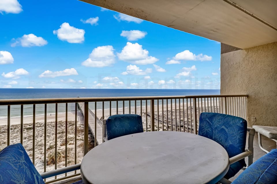 Balcony with Ocean View and Pool View