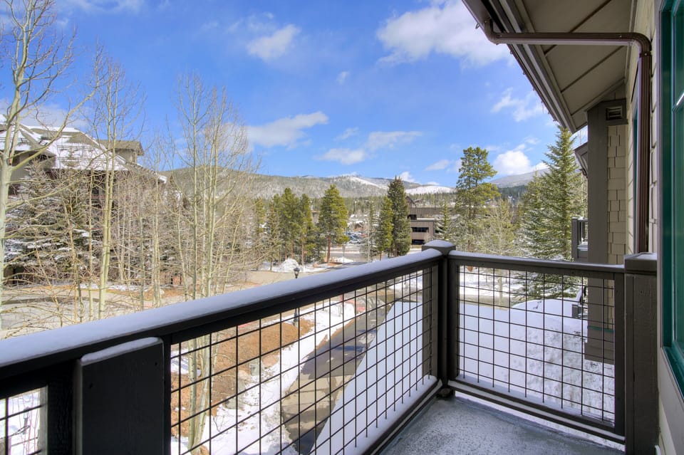 Railing, Handrail, Architecture, Balcony, Building