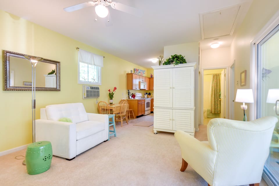 Living Room | Free WiFi