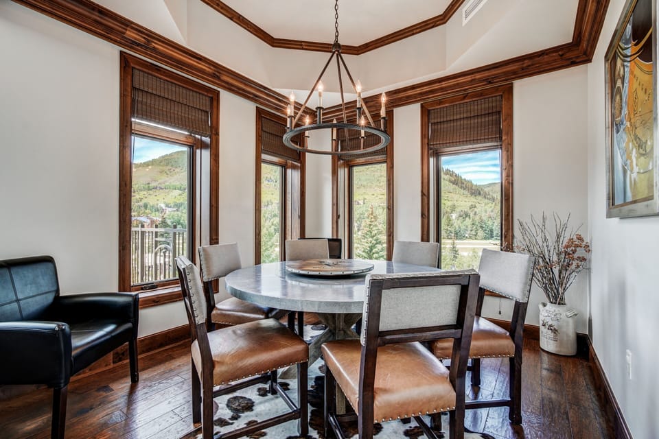 Dining Room, Dining Table, Furniture, Indoors, Room