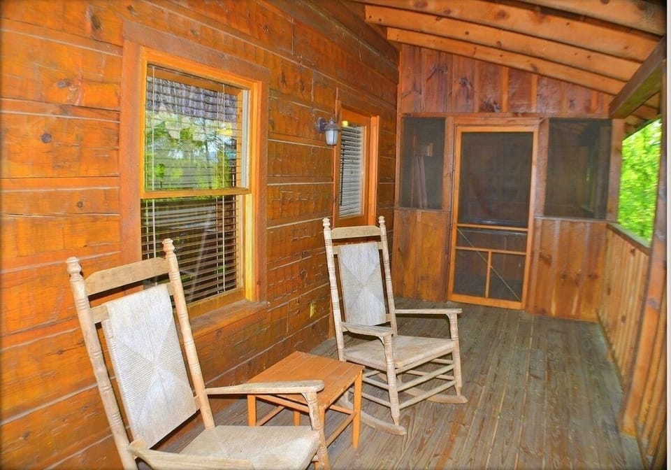 Chair, Furniture, Hardwood, Flooring, Building