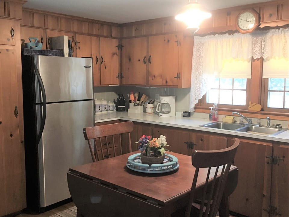 Eat-in Kitchen