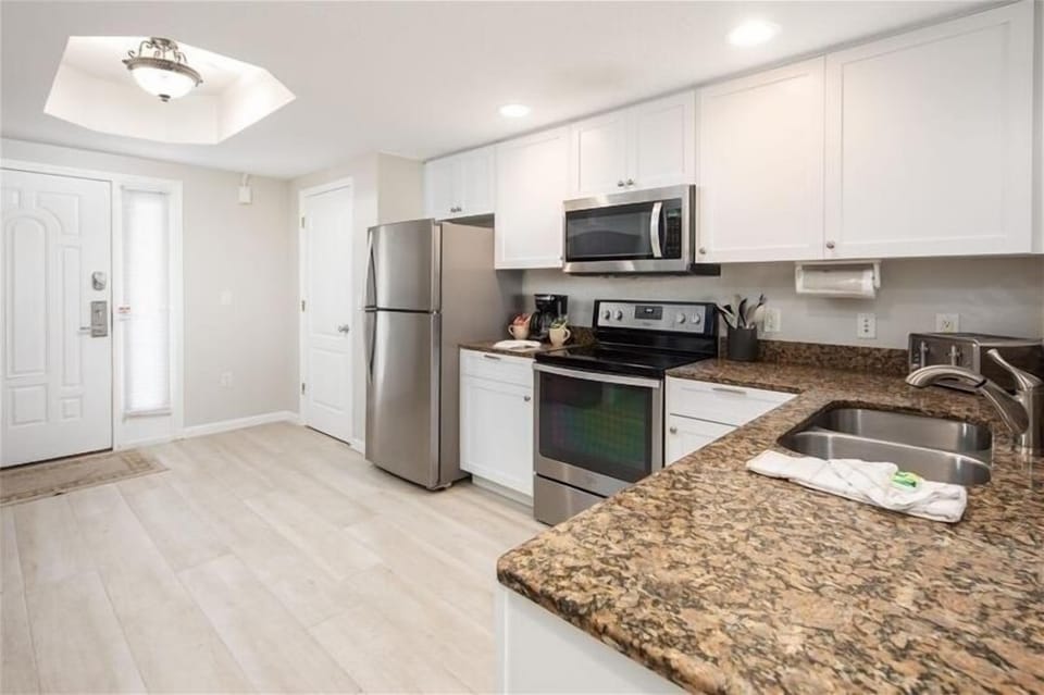 Spacious entry and kitchen