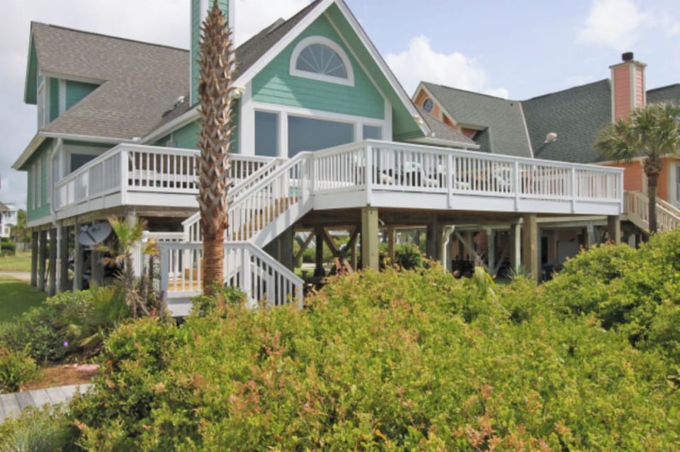 Welcome to 10 Surf Lane.