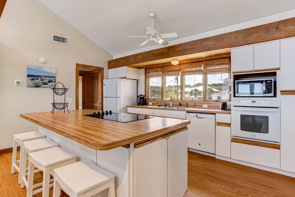 Kitchen/Breakfast Bar