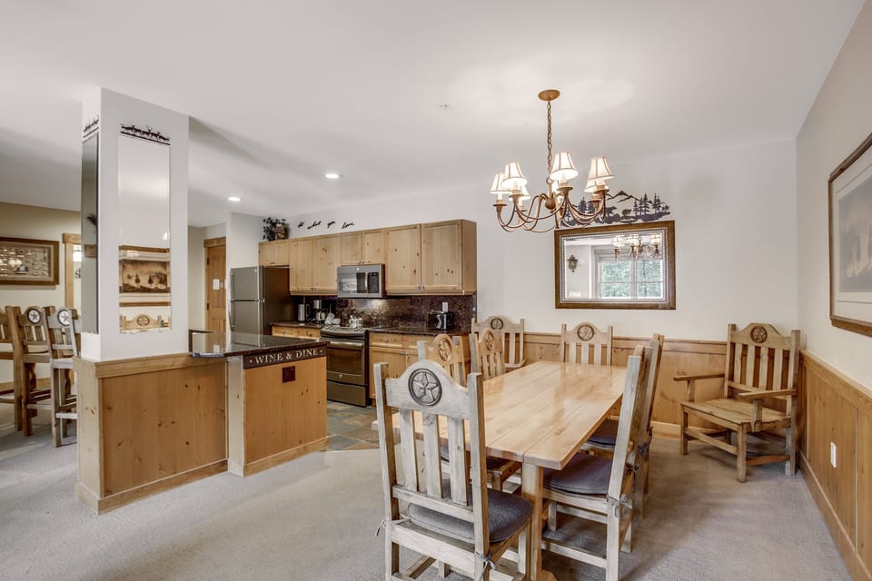Dining Room, Dining Table, Furniture, Indoors, Table