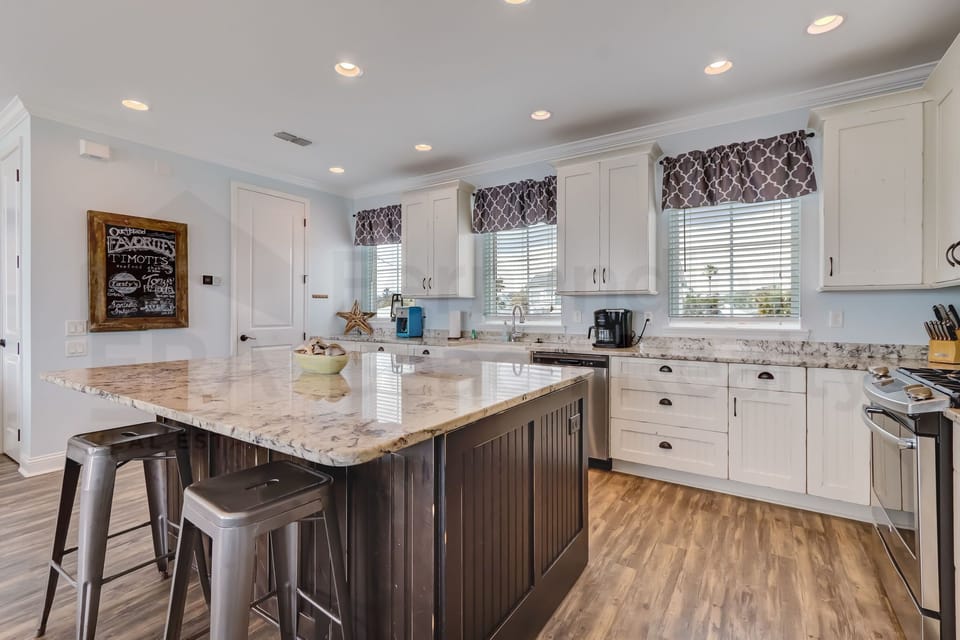 Kitchen/Breakfast Bar