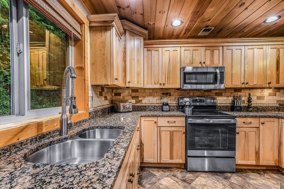 Indoors, Appliance, Microwave, Oven, Hardwood