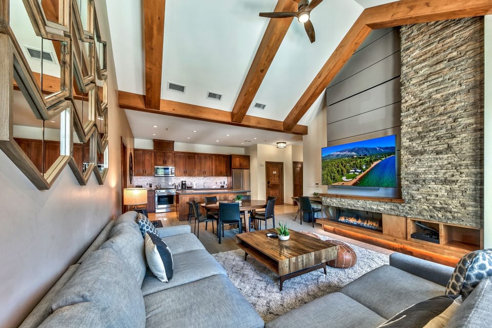 Living Room, Indoors, Room, Couch, Furniture