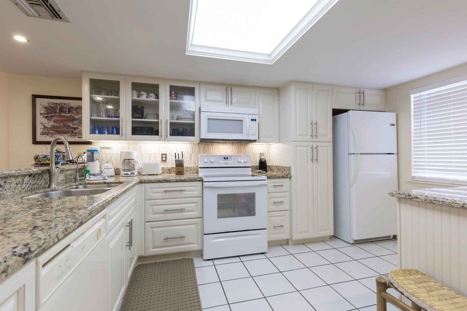 The granite counter tops are easy to work on and add great style to the kitchen.