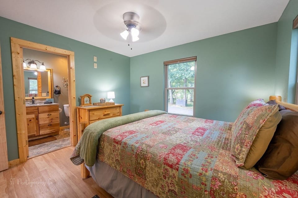 Indoors, Home Decor, Furniture, Bed, Bedroom
