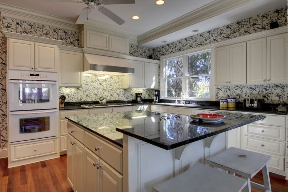 Huge Kitchen Fully Equipped