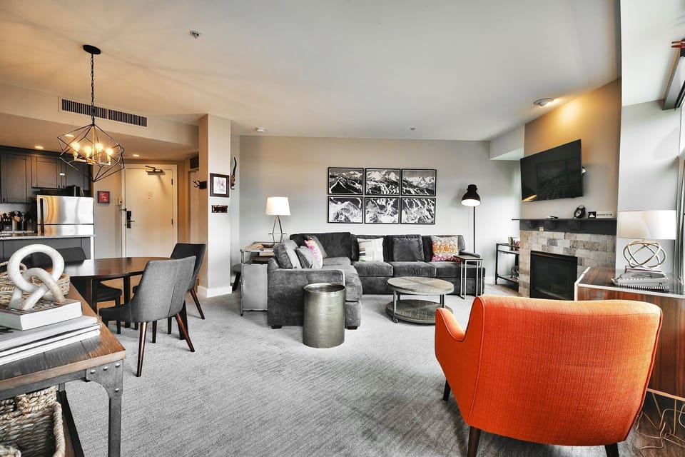 Home Decor, Living Room, Furniture, Indoors, Couch