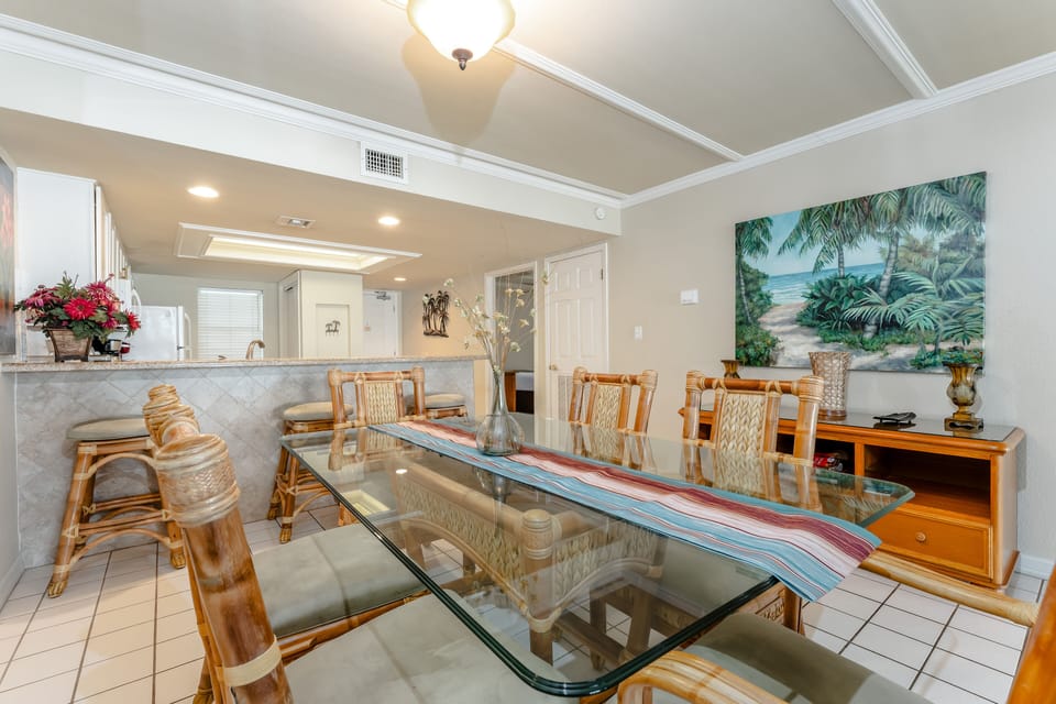 Create the ultimate beachcation dining experience with the perfect table setting!
