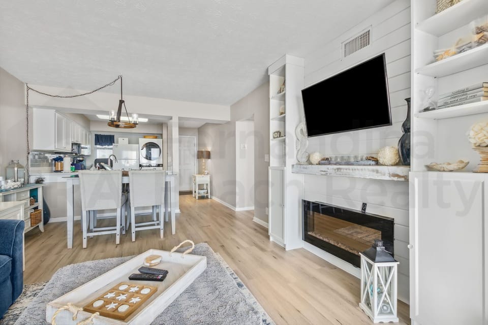 Living Area/TV