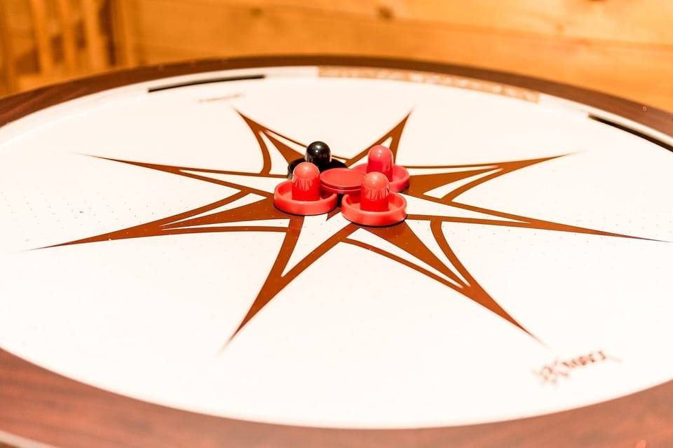 Plate, Furniture, Table, Food, Flower
