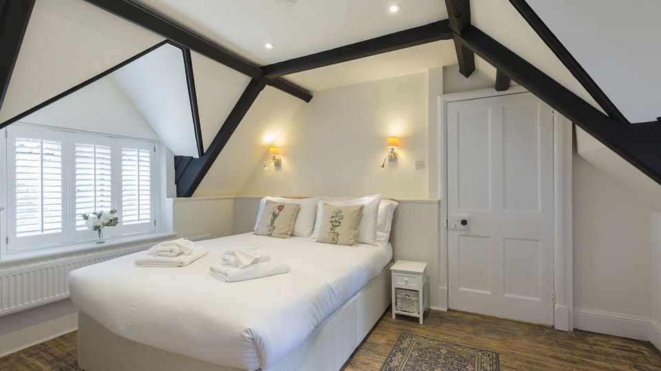 Bedroom 2, Castle Gatehouse at Sudeley Castle, Bolthole Retreats