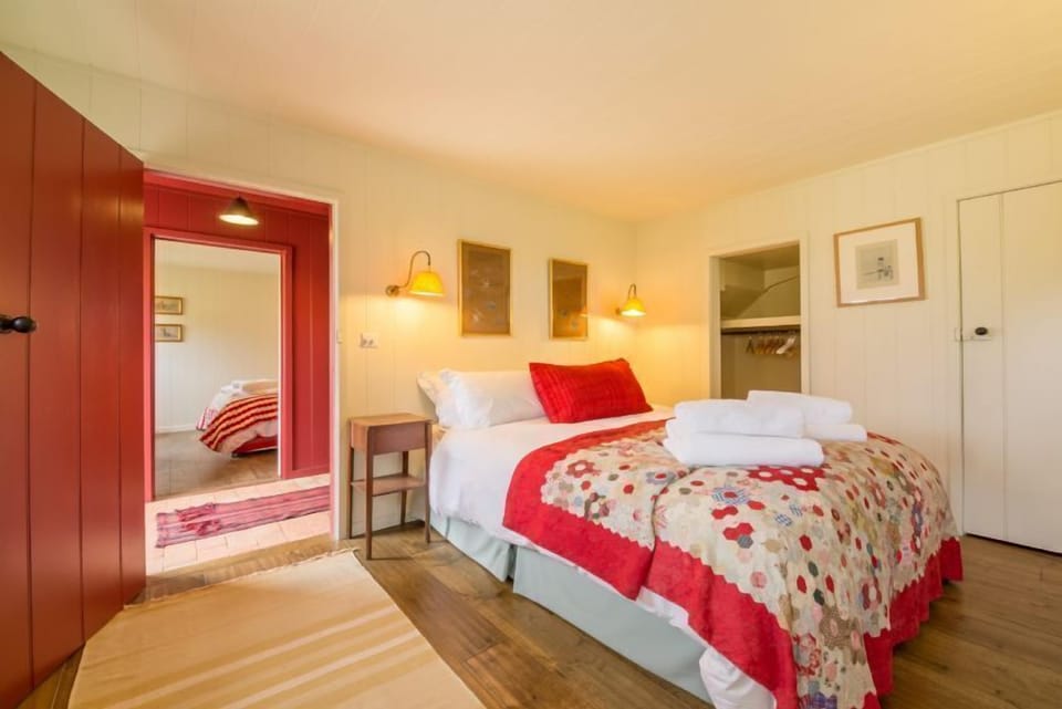 Ground floor: Master bedroom with 5' king-size bed and built in wardrobe