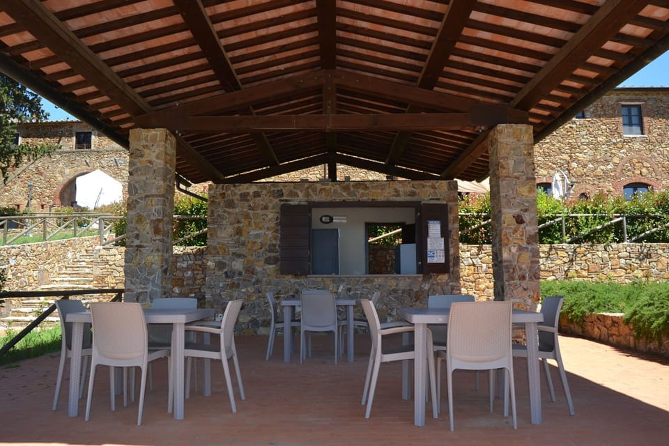 Property, Building, Patio, Outdoor Table, Furniture, House, Real Estate, Pergola, Shade, Backyard