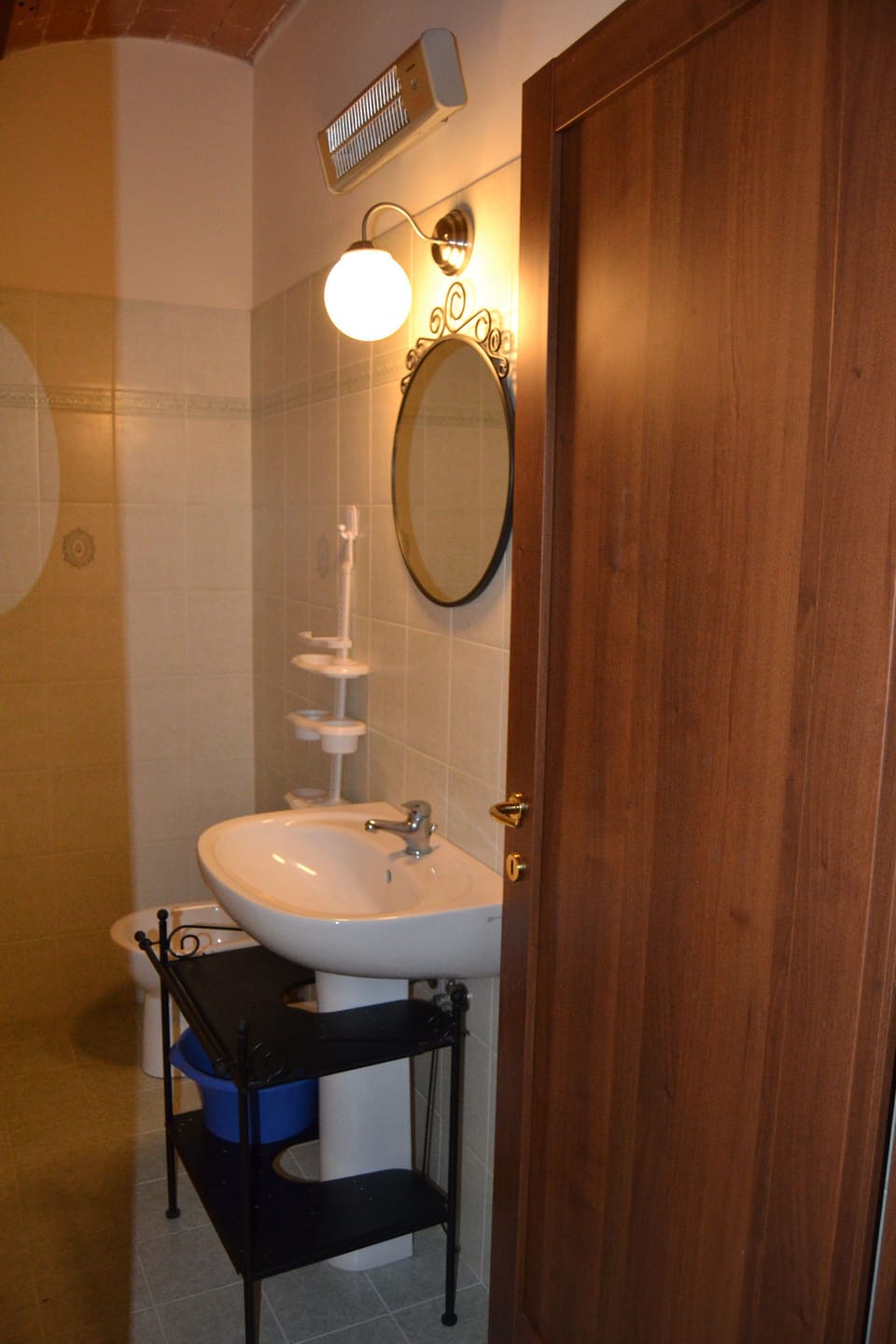 Room, Bathroom, Property, Interior Design, Sink, Building, Architecture, Bathroom Sink, Furniture, House